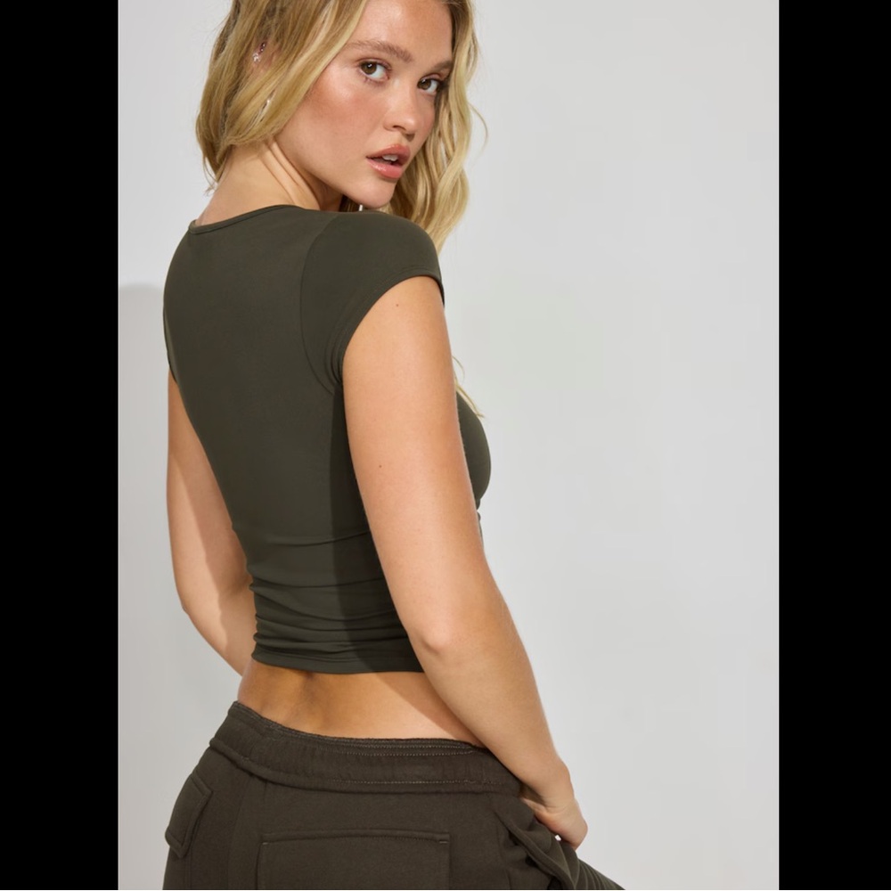 Garage - Sleek Sweetheart T-Shirt - Picture 3 of 5